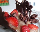 Foto del passaggio 6 della ricetta Cestino di cioccolato con banane e fragole