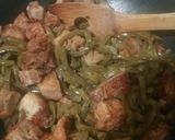 Foto del paso 4 de la receta: Chicharrón con nopales en chile rojo