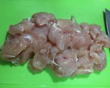 รูปขั้นตอนการทำที่ 1 ของ ต้มยำไก่ใส่เห็ดนางฟ้า น้ำใส