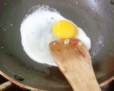 Hình bước làm 3 của món Cơm rang trứng