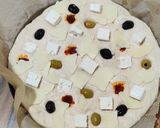 صورة لخطوة 4 من وصفة خبز الجبن🧀 والزيتون مع سلطة جرجير🥗