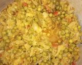 A picture of step 3 of Patta gobhi matar sabzi.