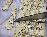 Foto del paso 2 de la receta: Barritas hojaldradas de anchoas caseras