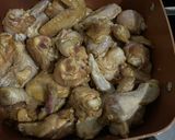 Foto langkah ke 4 dari resep Garlic Pepper Wing and Thigh Chicken.