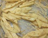 A picture of step 1 of Fried potatoes wedges.