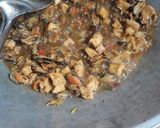 Foto langkah ke 3 dari resep Tumis kerang pedas manis.