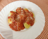 Foto del paso 6 de la receta: Gnocchi de queso con tomate y atún Exprés