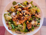Ensalada con aguacate y champiñones macerados