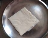 A picture of step 2 of Cheese, vegetable and mayonnaise grilled sandwich.