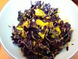 Ensalada de Mango y Lombarda con salsa de Soja y Arándanos