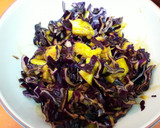 Foto del paso 4 de la receta: Ensalada de Mango y Lombarda con salsa de Soja y Arándanos