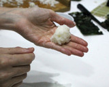 Foto del paso 15 de la receta: Como preparar sushi en casa (paso a paso)