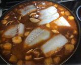 Foto del paso 7 de la receta: Bacalao en salsa con almejas y sepia al eneldo
