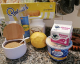 Foto del passaggio 1 della ricetta Tiramisù alla crema al  limone al profumo di limoncello,pistacchi e limone caramellato