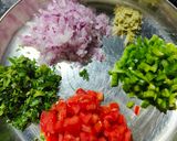 A picture of step 3 of 20 mins Suji Uttapam.
