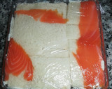 Foto del paso 11 de la receta: Pastel frío de salmón, surimi, queso de untar y nueces 🐟🍞🧀🏖️