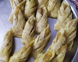 A picture of step 6 of Striped Samose (Samose with Potato and peanuts filling).