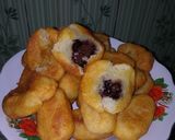 Foto langkah ke 5 dari resep Jemblem Singkong Parut isi Gula Merah dan Coklat.