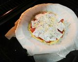 Foto del paso 11 de la receta: Pizza de tortilla con salchicha, jamón, queso y tomate