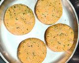 A picture of step 4 of Crispy Aloo besan tikki.