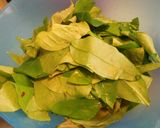 รูปขั้นตอนการทำที่ 1 ของ ใบเหลียงผัดไข่