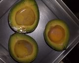 Foto langkah ke 2 dari resep Alpukat Telur Diet.