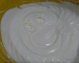 Hình bước làm 1 của món Cupcakes cơ bản
