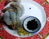รูปขั้นตอนการทำที่ 1 ของ กุ้งทอดกระเทียมพริกไทย