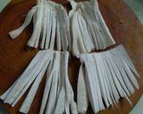 Hình bước làm 1 của món Nấm đùi gà cuộn rong biển