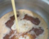 A picture of step 2 of Egg Drops Capsicum Soup.