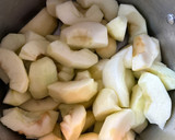 A picture of step 1 of Apple Compote.