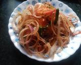 लच्छेदार प्याज़ सलाद (lachedar pyaz salad recipe in Hindi) रेसिपी चरण 4 फोटो