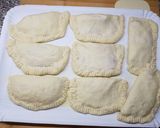 Foto del passaggio 4 della ricetta Panzerotti fritti (calzoni)