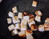 A picture of step 2 of Matar Paneer.