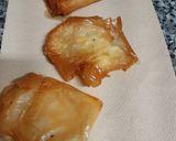 Foto del paso 3 de la receta: Queso feta frito en masa filo y miel 🍯