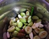 A picture of step 2 of Karonda (karissa) chutney.