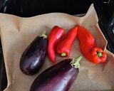 Sült padlizsános-paprikás mezze recept fázis 1 fotója