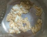 A picture of step 2 of Simple egg fried rice.