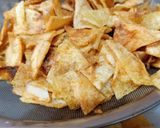 Foto langkah ke 2 dari resep Kering Kentang Pedas Manis.