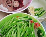 Hình bước làm 2 của món Đậu tây xào gan tim cật