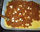 Foto del paso 3 de la receta: Pastel de polenta con carne picada y aceitunas