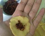 Foto langkah ke 4 dari resep Kue Kering Bawang Goreng w/ Nissin Crispy Cracker.