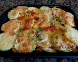 Foto del paso 5 de la receta: Pastel de verduras, gratinado, multicolor!🥔🥕🫑🧄