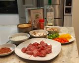 Foto del paso 1 de la receta: Dados de solomillo de cerdo con pimientos tricolor y hongos