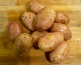 Omlós csirkemell, karalábé püré, steak burgonya recept fázis 2 fotója