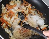 Foto langkah ke 4 dari resep Soun Goreng Sederhana.