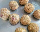 A picture of step 11 of Til gud laddu.