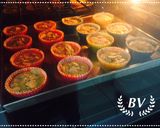 Hình bước làm 7 của món Muffin Cam rắc hạnh nhân