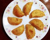 A picture of step 8 of Coconut Gujia.