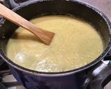 Une image de l'étape 10 de Soupe de pommes de terre et courgettes blanches aux épices italiennes.